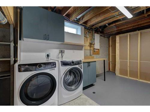 10632 Waneta Crescent Se, Calgary, AB - Indoor Photo Showing Laundry Room