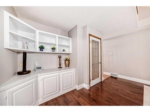 103 Hawktree Close Nw, Calgary, AB - Indoor