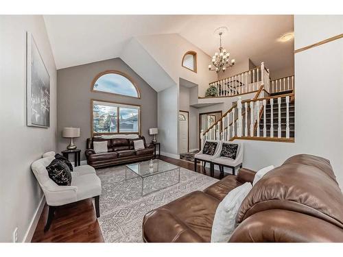 103 Hawktree Close Nw, Calgary, AB - Indoor Photo Showing Living Room