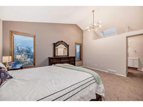 103 Hawktree Close Nw, Calgary, AB - Indoor Photo Showing Bedroom