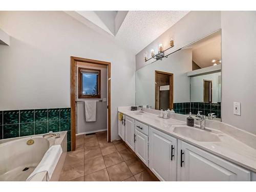 103 Hawktree Close Nw, Calgary, AB - Indoor Photo Showing Bathroom