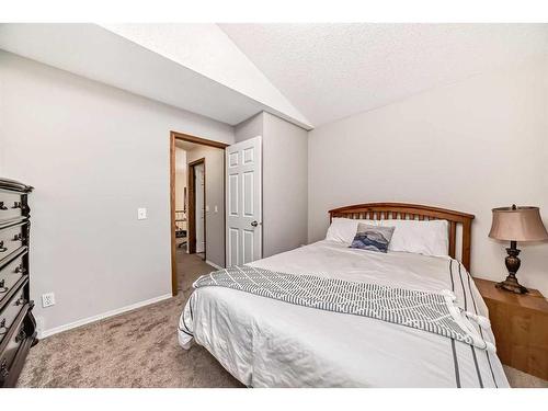 103 Hawktree Close Nw, Calgary, AB - Indoor Photo Showing Bedroom