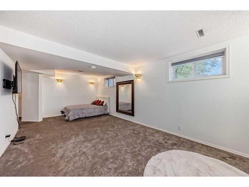 103 Hawktree Close Nw, Calgary, AB - Indoor Photo Showing Other Room