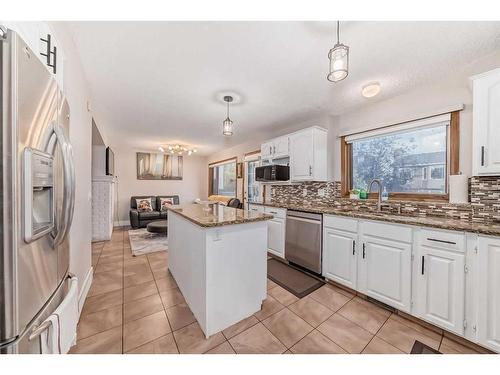 103 Hawktree Close Nw, Calgary, AB - Indoor Photo Showing Kitchen With Stainless Steel Kitchen With Upgraded Kitchen