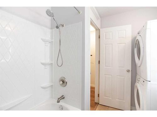 13 Edgeford Road Nw, Calgary, AB - Indoor Photo Showing Laundry Room