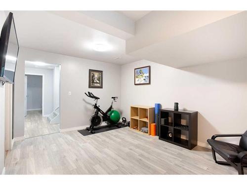 13 Edgeford Road Nw, Calgary, AB - Indoor