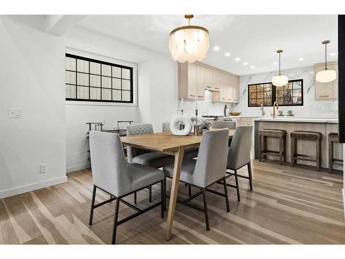 3355 Oakwood Drive Sw, Calgary, AB - Indoor Photo Showing Dining Room