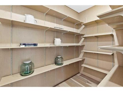 3355 Oakwood Drive Sw, Calgary, AB - Indoor With Storage