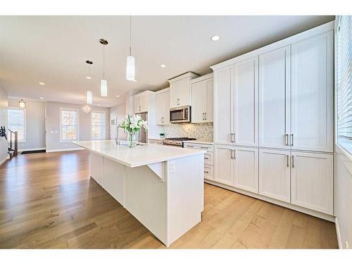 14 Evanscrest Heights Nw, Calgary, AB - Indoor Photo Showing Kitchen With Upgraded Kitchen