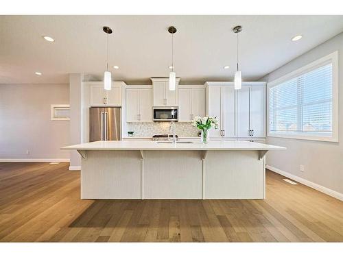 14 Evanscrest Heights Nw, Calgary, AB - Indoor Photo Showing Kitchen With Upgraded Kitchen