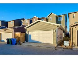 14 Evanscrest Heights NW Calgary, AB T3P 0S3