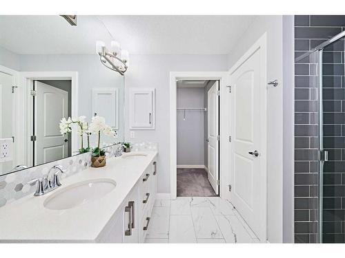 14 Evanscrest Heights Nw, Calgary, AB - Indoor Photo Showing Bathroom