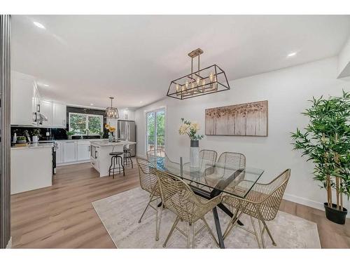 128 Cantrell Place Sw, Calgary, AB - Indoor Photo Showing Dining Room