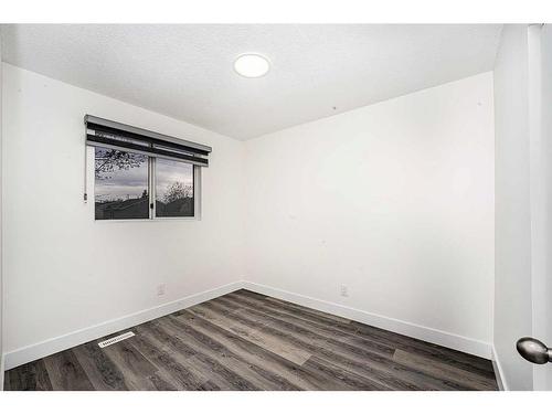 339 Martinbrook Place Ne, Calgary, AB - Indoor Photo Showing Other Room