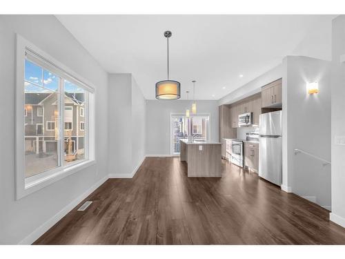 450 Canals Crossing Sw, Airdrie, AB - Indoor Photo Showing Kitchen