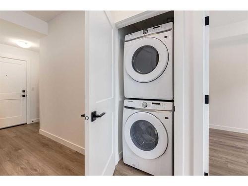 6213-200 Seton Circle Se, Calgary, AB - Indoor Photo Showing Laundry Room