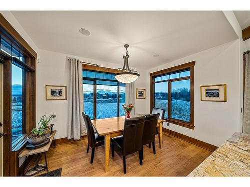 15 Sterling Springs Crescent, Rural Rocky View County, AB - Indoor Photo Showing Dining Room