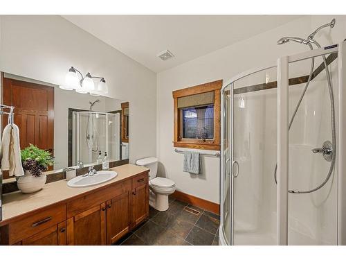 15 Sterling Springs Crescent, Rural Rocky View County, AB - Indoor Photo Showing Bathroom