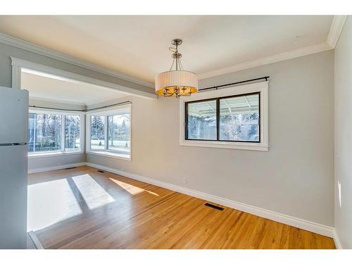 2224 37 Street Sw, Calgary, AB - Indoor Photo Showing Other Room