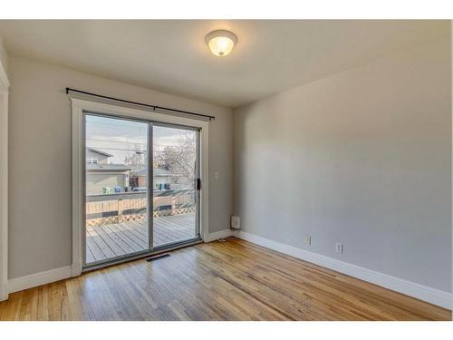 2224 37 Street Sw, Calgary, AB - Indoor Photo Showing Other Room