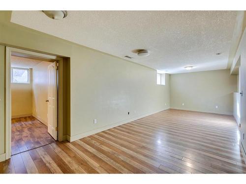 2224 37 Street Sw, Calgary, AB - Indoor Photo Showing Other Room