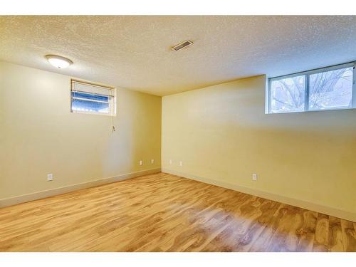 2224 37 Street Sw, Calgary, AB - Indoor Photo Showing Other Room