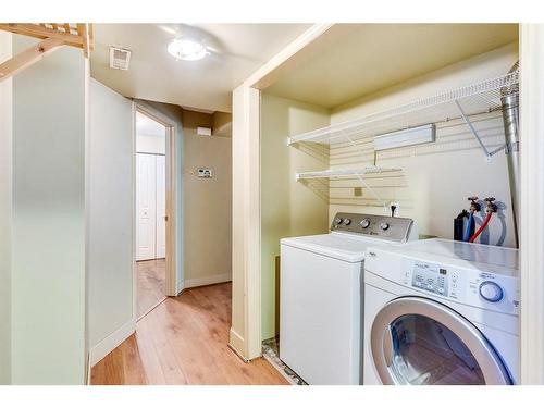 2224 37 Street Sw, Calgary, AB - Indoor Photo Showing Laundry Room