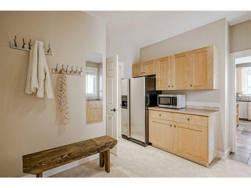 73 Tusslewood Heights Nw, Calgary, AB - Indoor Photo Showing Kitchen