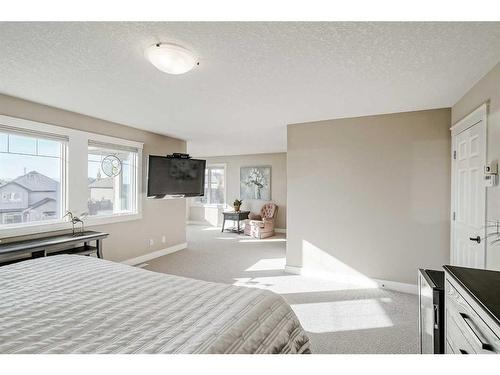 73 Tusslewood Heights Nw, Calgary, AB - Indoor Photo Showing Bedroom