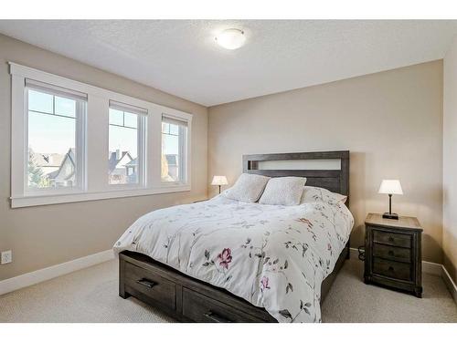 73 Tusslewood Heights Nw, Calgary, AB - Indoor Photo Showing Bedroom