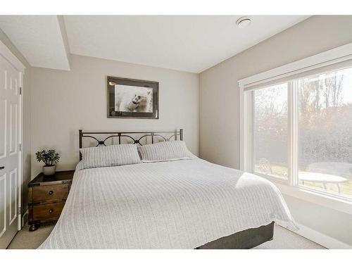 73 Tusslewood Heights Nw, Calgary, AB - Indoor Photo Showing Bedroom