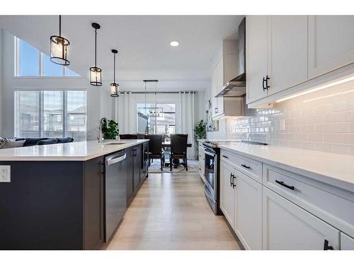 88 Belmont Terrace Sw, Calgary, AB - Indoor Photo Showing Kitchen With Upgraded Kitchen