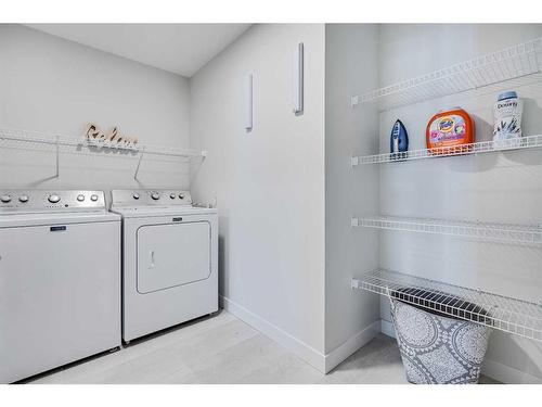 88 Belmont Terrace Sw, Calgary, AB - Indoor Photo Showing Laundry Room