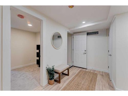 1732 Valleyview Road Ne, Calgary, AB - Indoor Photo Showing Other Room