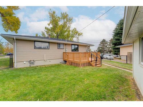 1732 Valleyview Road Ne, Calgary, AB - Outdoor With Exterior