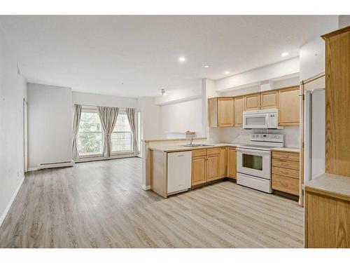 2358-151 Country Village Road Ne, Calgary, AB - Indoor Photo Showing Kitchen