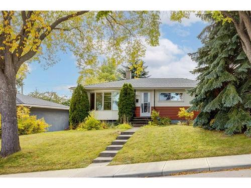 443 Hendon Drive Nw, Calgary, AB - Outdoor With Facade