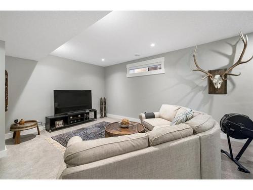 728 36 Street Nw, Calgary, AB - Indoor