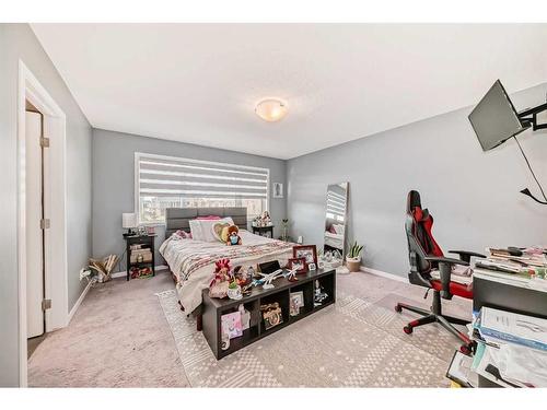 37 Savanna Grove Ne, Calgary, AB - Indoor Photo Showing Bedroom