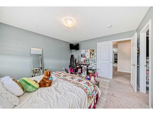 37 Savanna Grove Ne, Calgary, AB - Indoor Photo Showing Bedroom