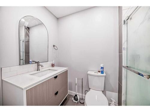 37 Savanna Grove Ne, Calgary, AB - Indoor Photo Showing Bathroom