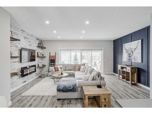 14921 1 Street Nw, Calgary, AB - Indoor Photo Showing Living Room