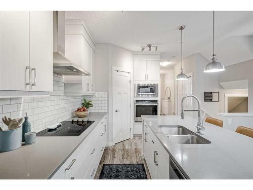 14921 1 Street Nw, Calgary, AB - Indoor Photo Showing Kitchen With Stainless Steel Kitchen With Double Sink With Upgraded Kitchen