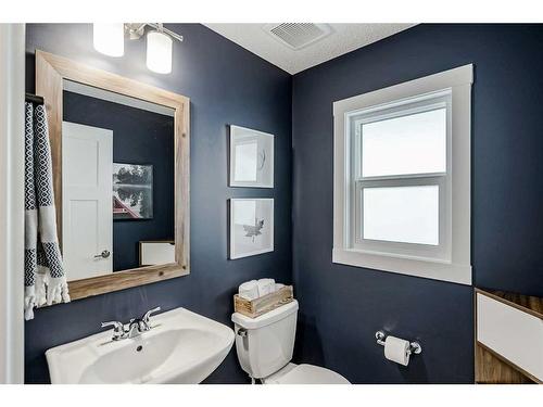 14921 1 Street Nw, Calgary, AB - Indoor Photo Showing Bathroom