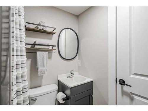 14921 1 Street Nw, Calgary, AB - Indoor Photo Showing Bathroom