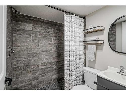 14921 1 Street Nw, Calgary, AB - Indoor Photo Showing Bathroom