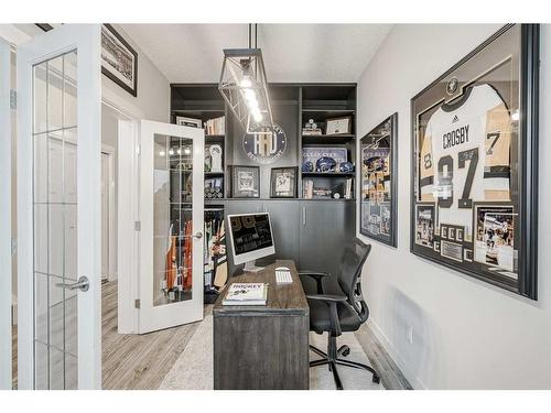 14921 1 Street Nw, Calgary, AB - Indoor Photo Showing Office