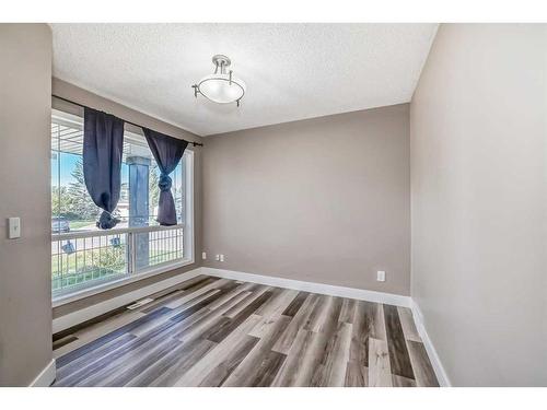 27 Canoe Circle Sw, Airdrie, AB - Indoor Photo Showing Other Room