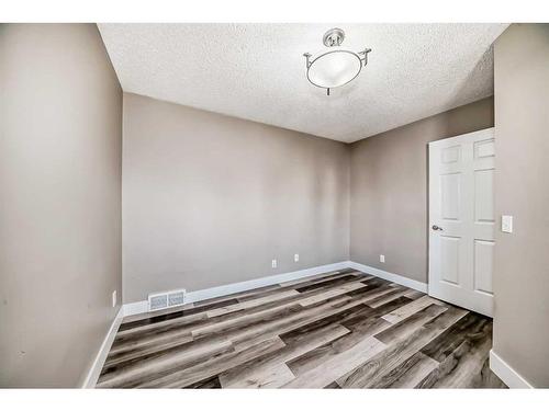 27 Canoe Circle Sw, Airdrie, AB - Indoor Photo Showing Other Room