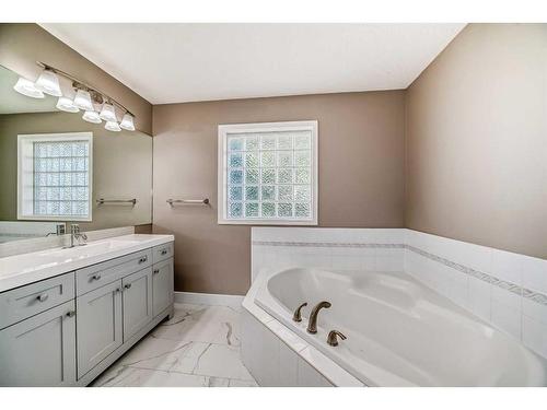 27 Canoe Circle Sw, Airdrie, AB - Indoor Photo Showing Bathroom